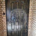 стальная дверь с терморазрывом ДВТРМ-33, отделка массив дерева, общий вид снаружи